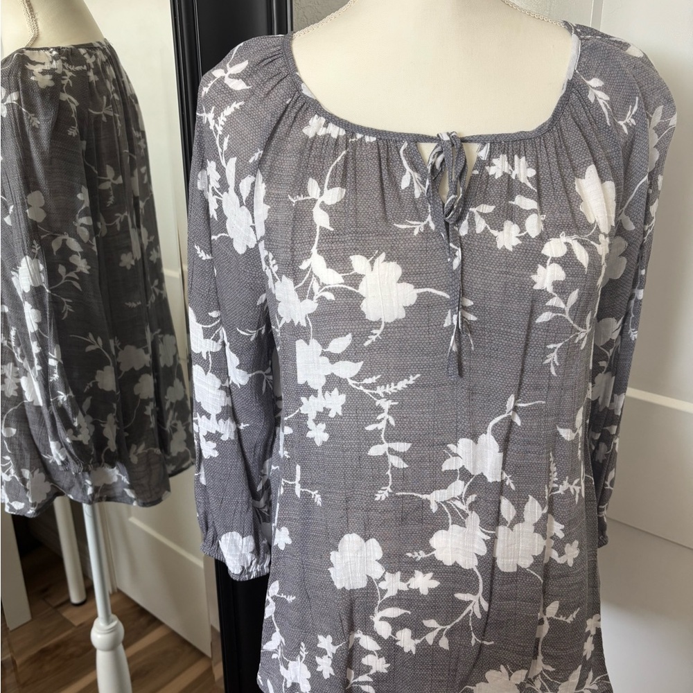 Gray 3/4 Sleeve Tie Front Blouse
